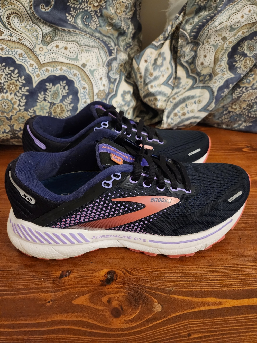Brooks Adrenaline GTS 22 Women's Running Shoes - Navy with Pink Accents